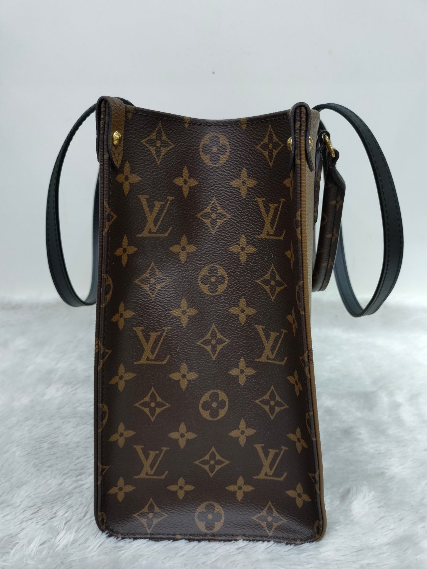 LV OTG MM Monogram Reverse (CHIP)