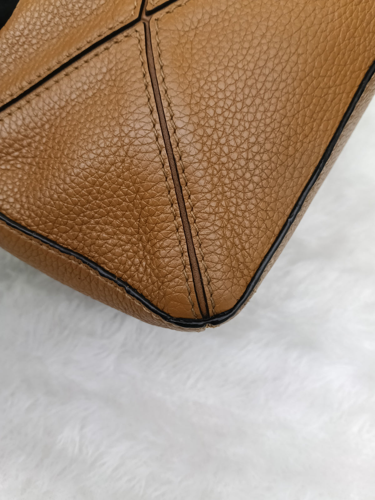 Loewe Puzzle Mini Grained Caramel GHW 2020