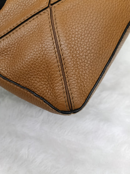 Loewe Puzzle Mini Grained Caramel GHW 2020