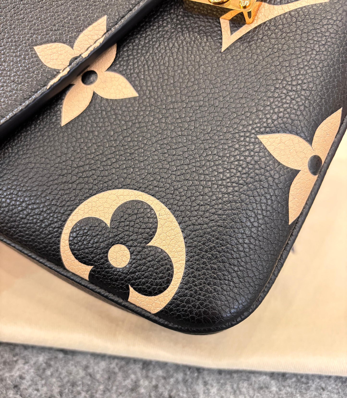 LV Metis Empreinte Bicolor Noir Creme (CHIP)