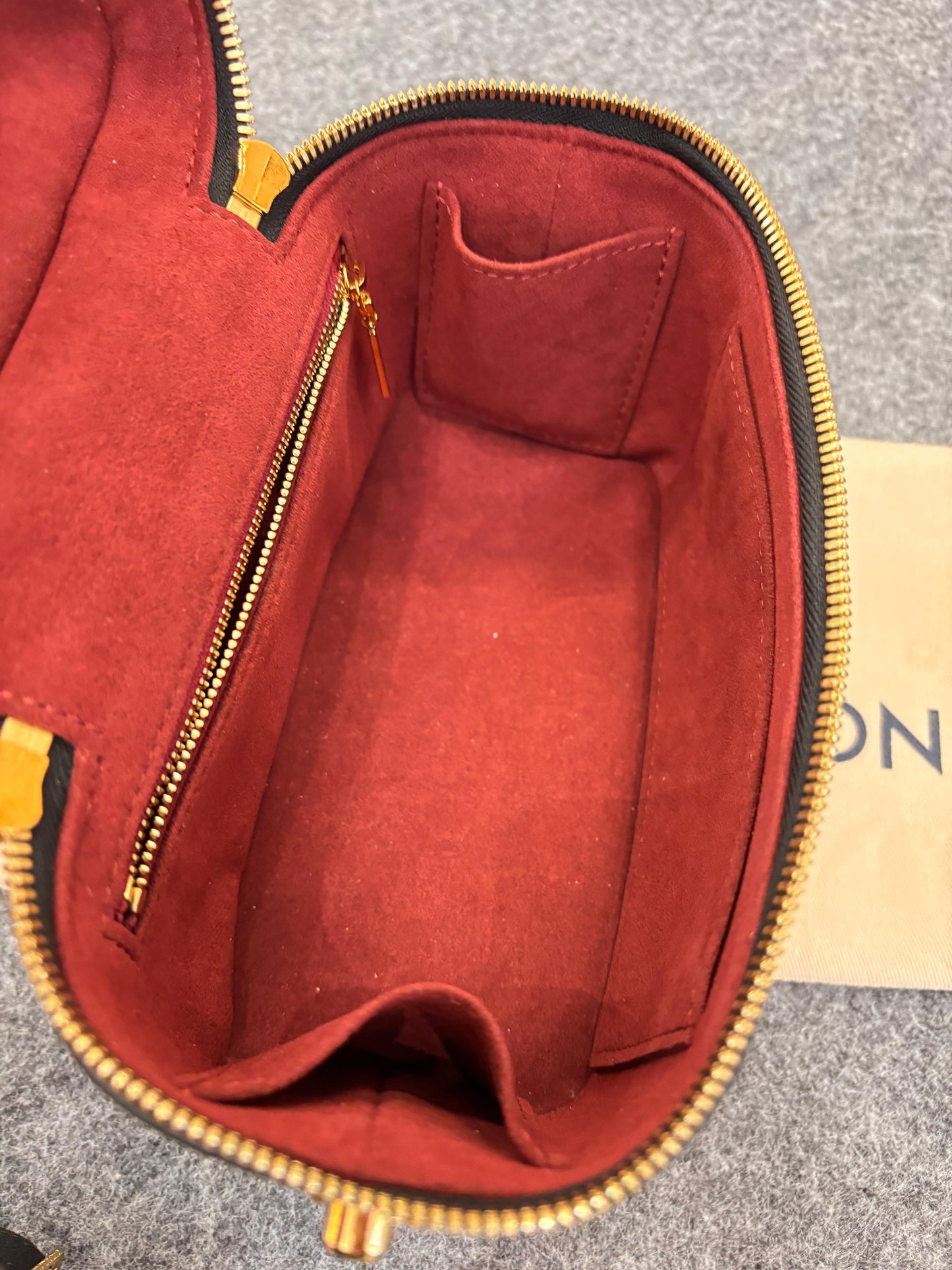 LV Vanity NV Monogram Empreinte Noir Beige (CHIP)