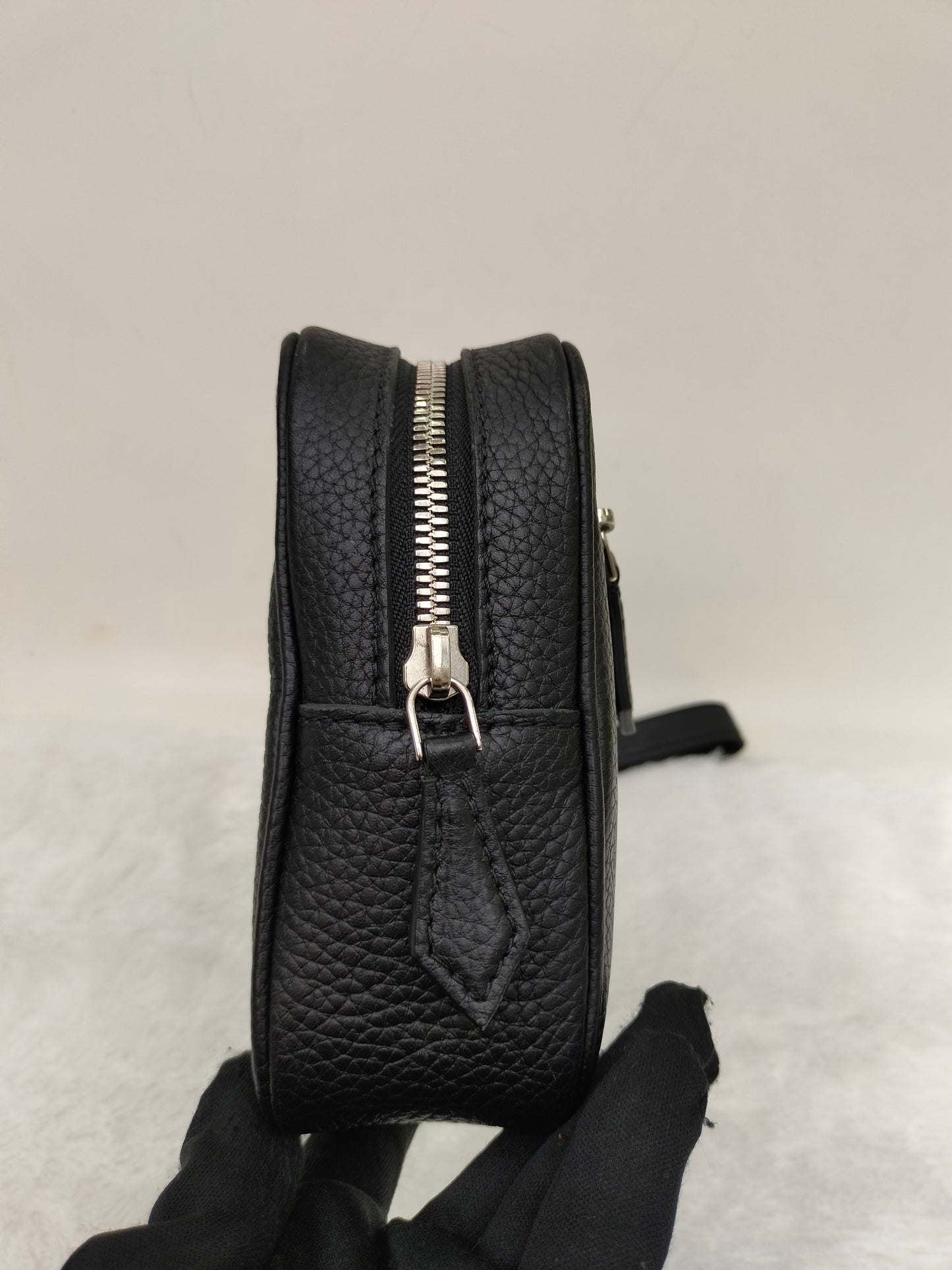 LV Kasai Clutch Grained Black 2019