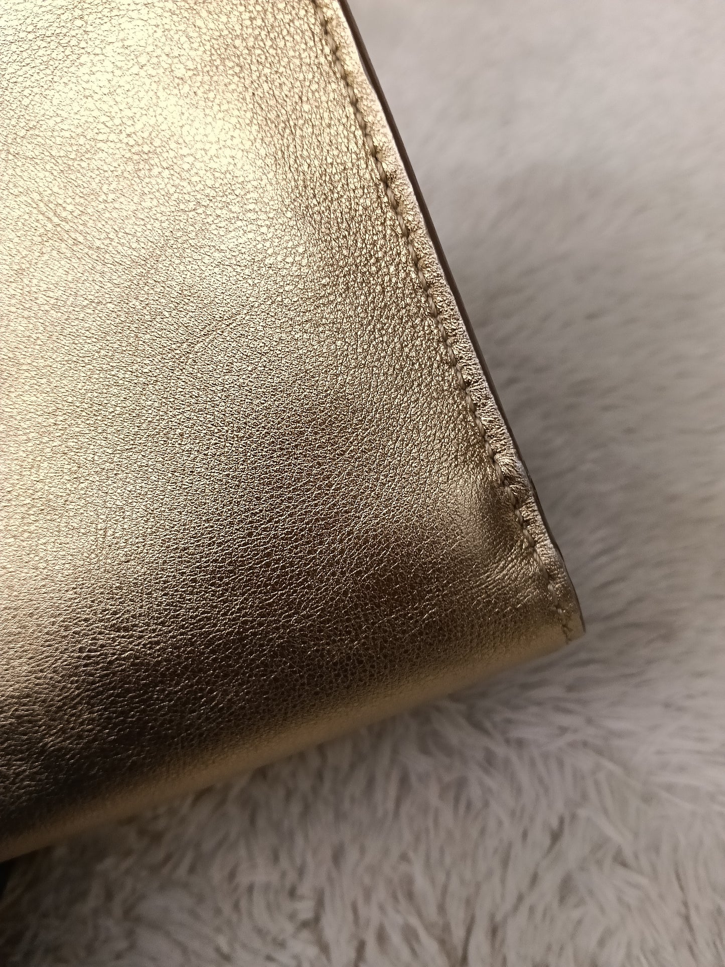 LV Pouch Louise EW Cuir Dore 2015