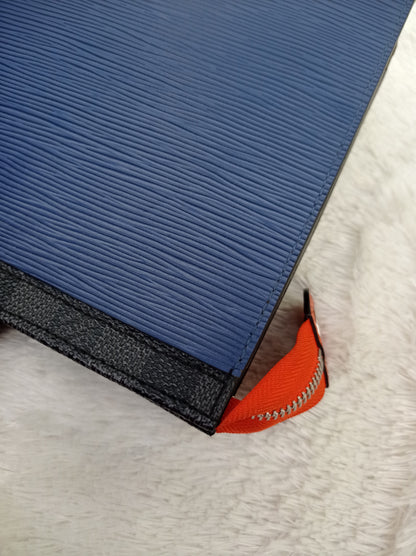 LV Pochette Voyage MM Taiga Epi Graphite Blue Grey 2018