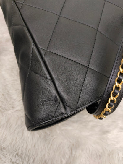 Chanel Chain Shopping Tote Calfskin Black GHW 2023 (CHIP)