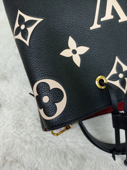 LV Neo Noe MM Monogram Empreinte Noir Creme 2022 (CHIP)