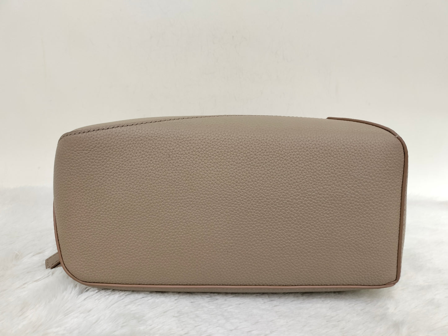 Loewe Puzzle Small Edge Grained Sand GHW 2023