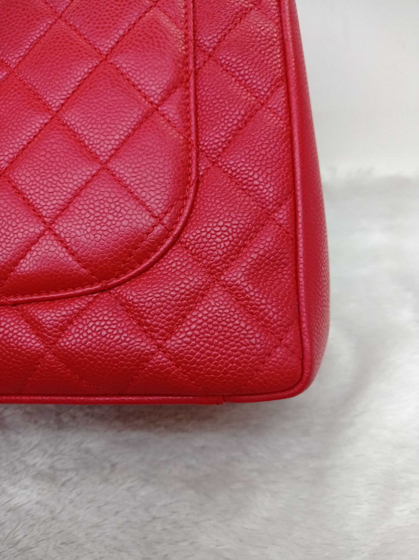 Chanel GST Caviar Red SHW #19