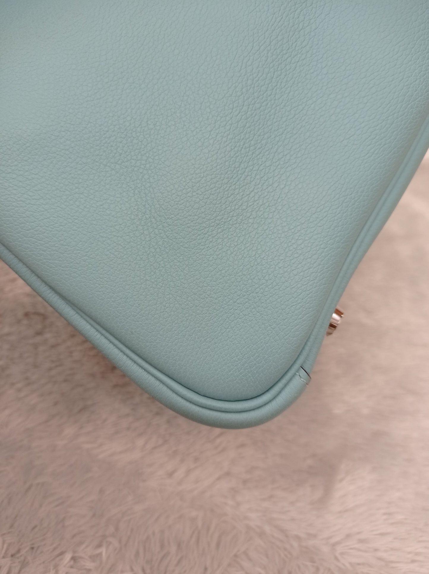 Lindy 30 Evercolour Blue Atol PHW #T