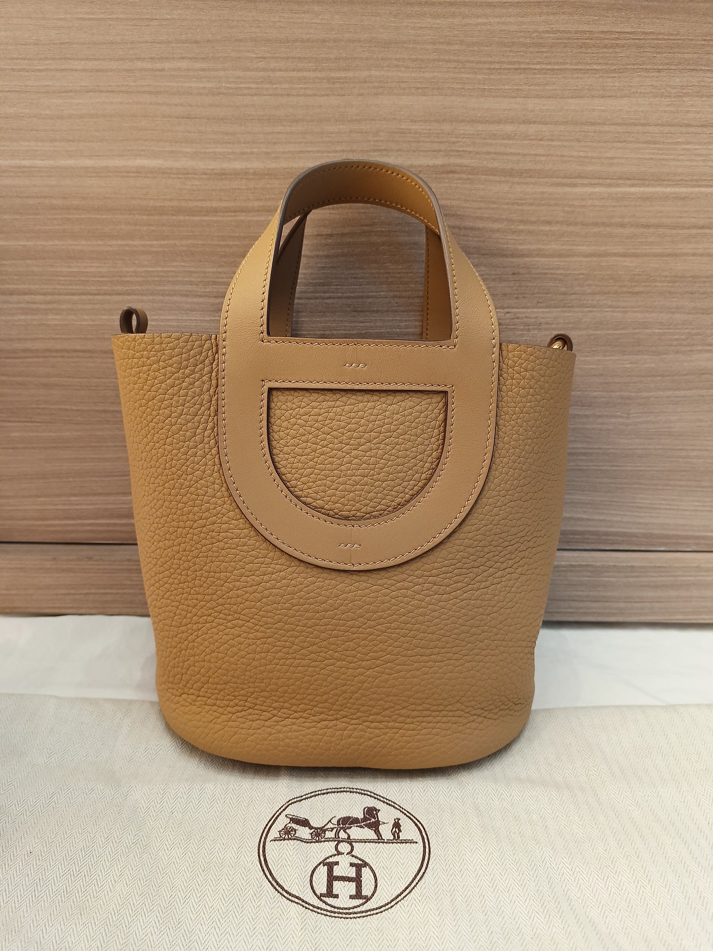 Hermes In The Loop 18 Clem Biscuit GHW #B