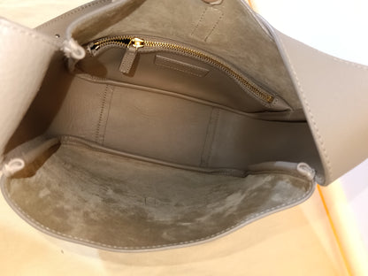 YsL Le 5 A7 Supple Small Calfskin Dusty Grey GHW 2023