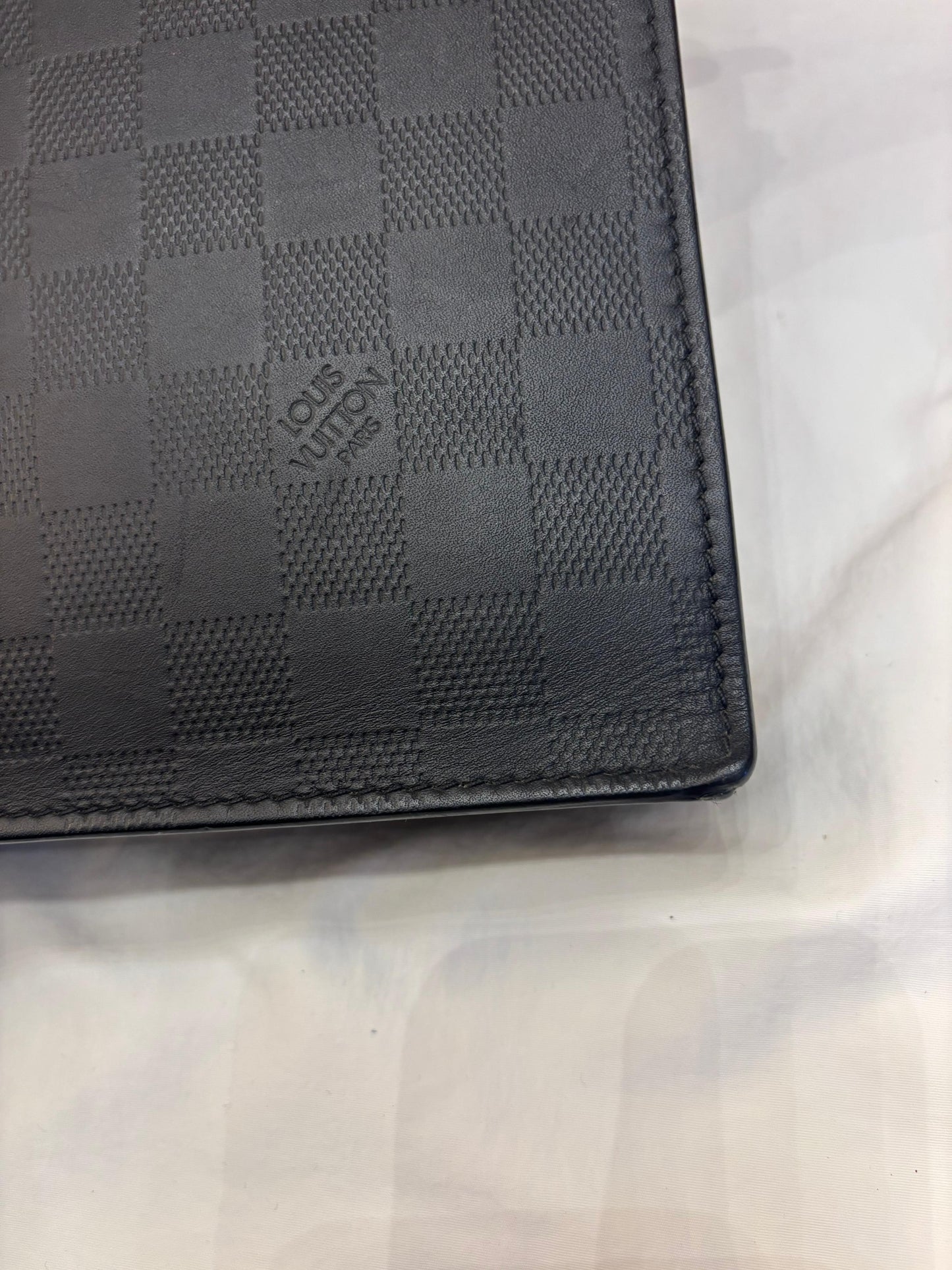 LV Standing Pouch Infini Damier Noir (CHIP)