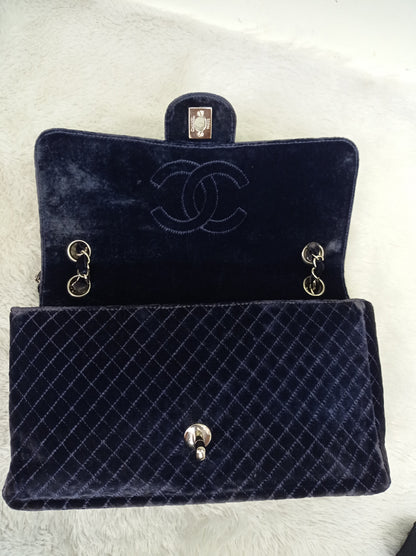 Chanel Medium Velvet Navy Blue Vintage SHW SF (broken holo)