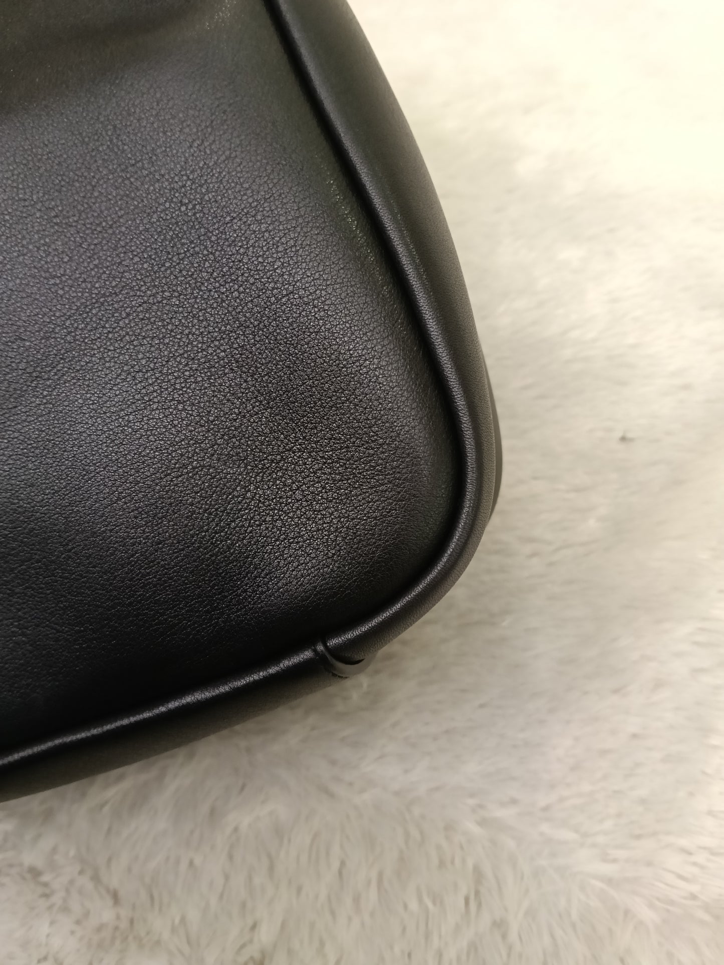 YsL Le 5 A 7 Supple Small Calfskin Black GHW 2026