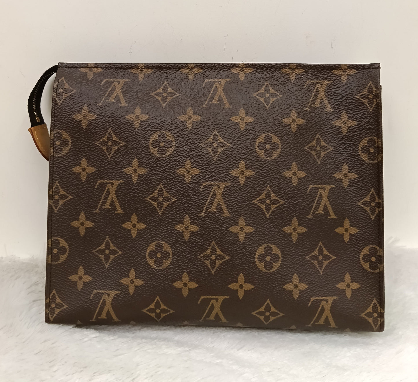 LV Pochette Toiletry 26 Monogram 2020