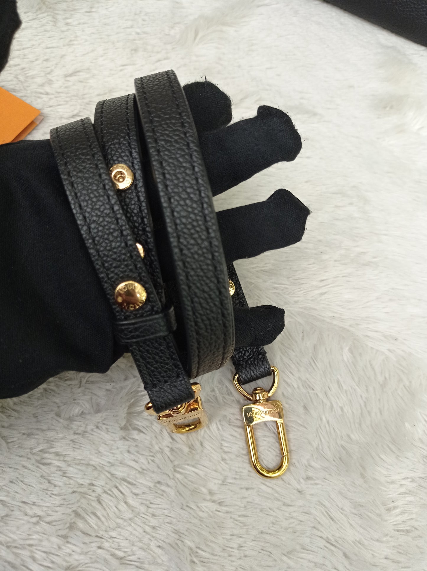 LV Neo Noe MM Monogram Empreinte Noir Creme 2022 (CHIP)