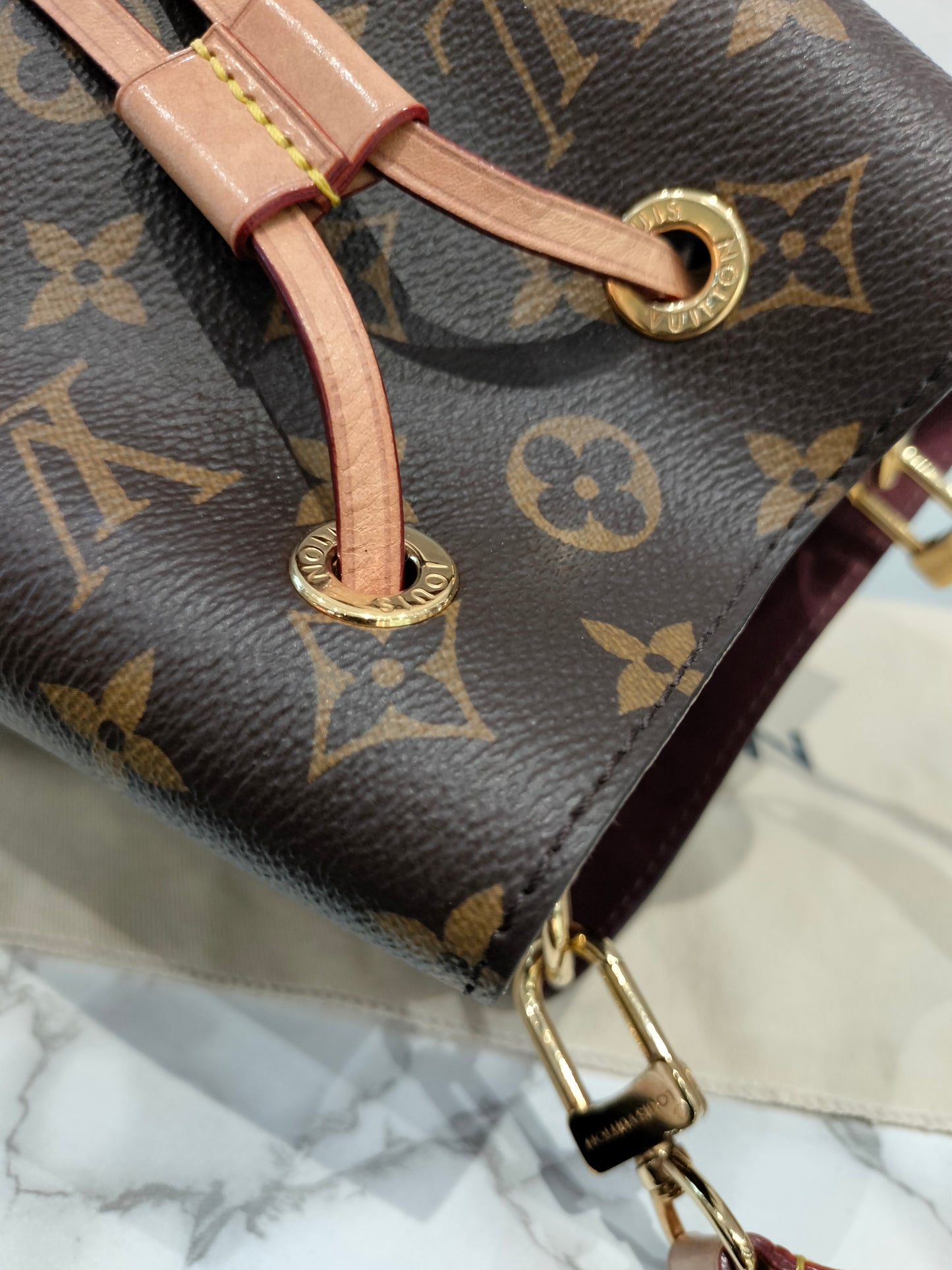 LV Neo Noe BB Monogram 2023 (CHIP)