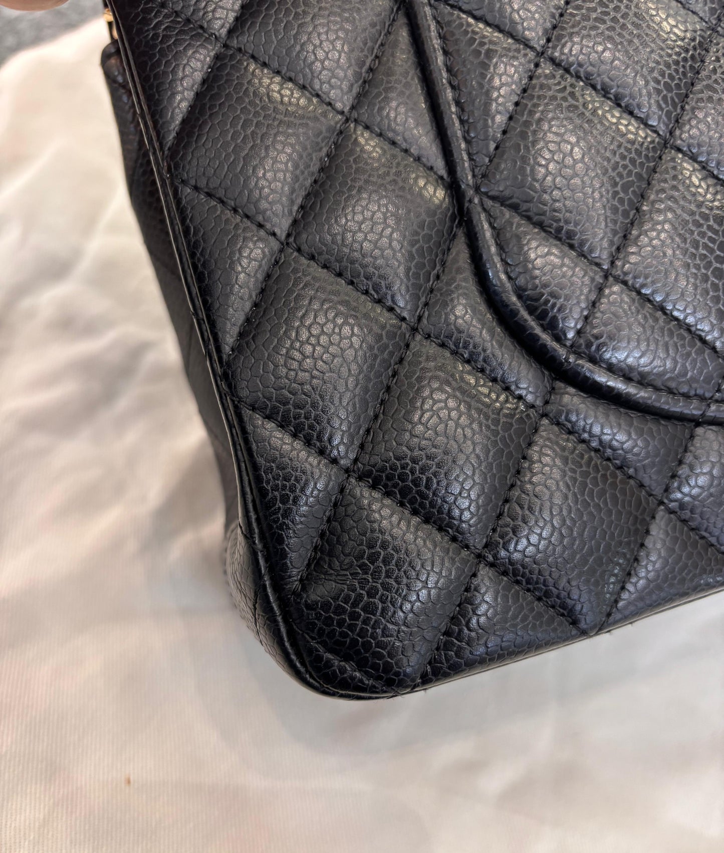 Chanel Medium Caviar Black GHW DF (CHIP)