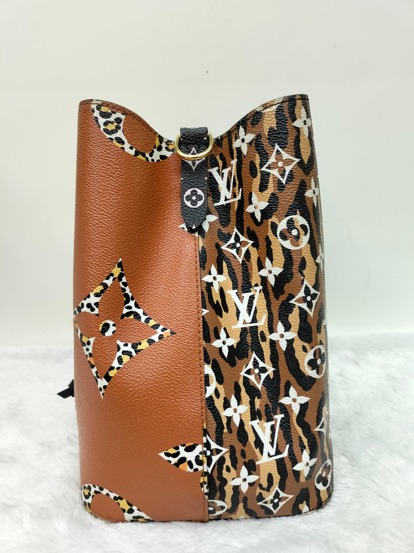 LV Neo Noe Monogram Giant Jungle Leopard Caramel 2019