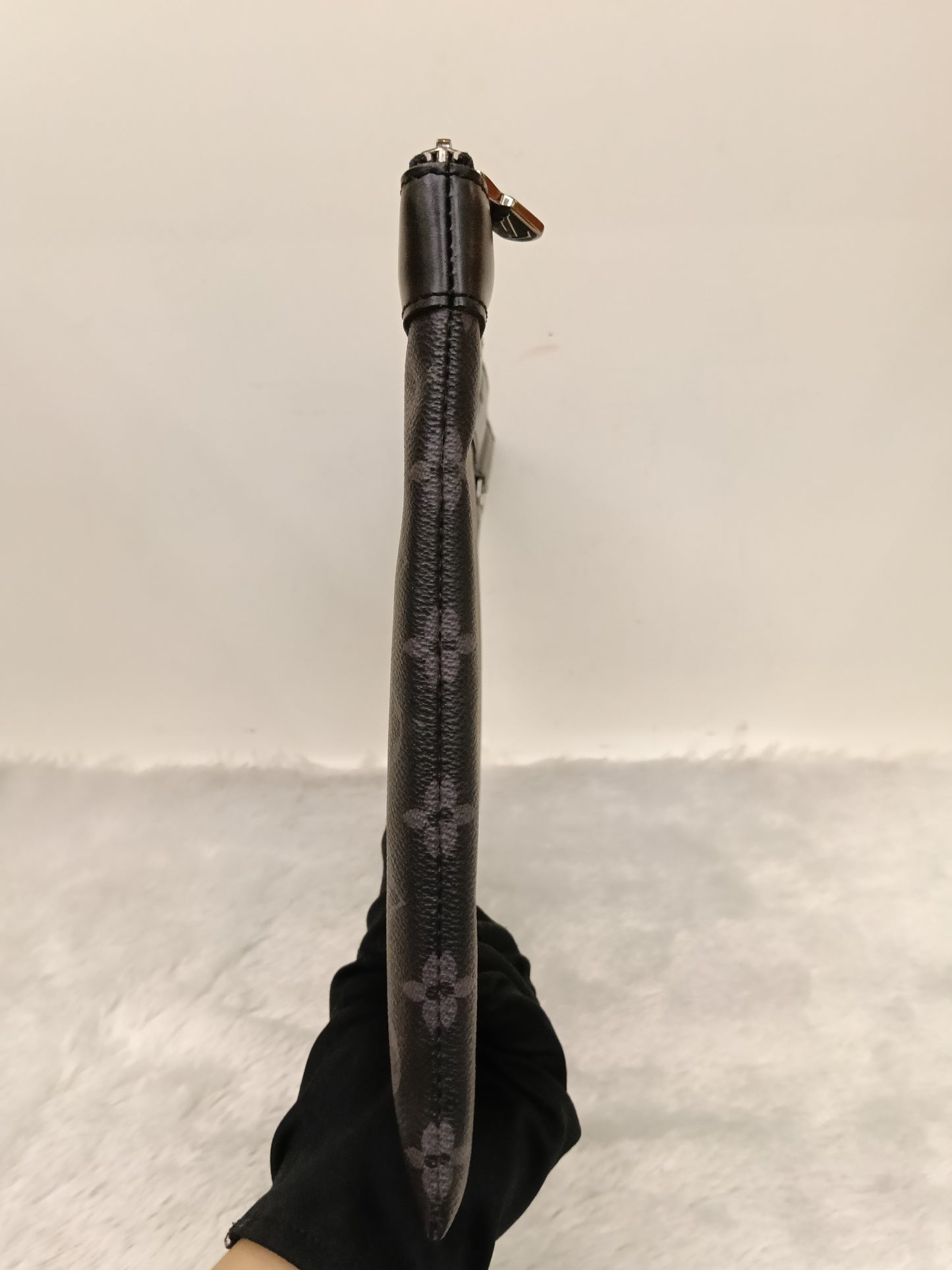 LV Pochette Discovery GM Monogram Eclipse 2019