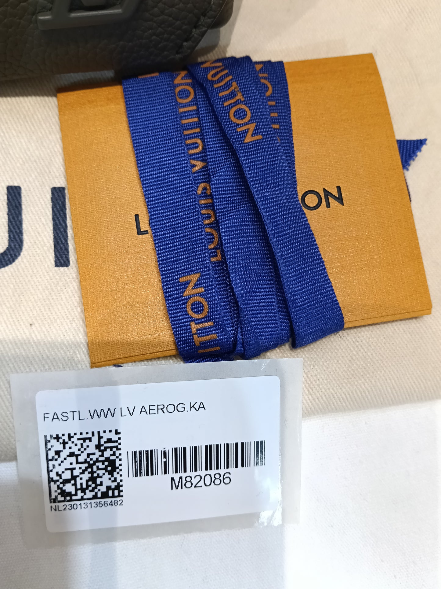 LV Fastline Wearable Wallet Aerogram Khaki (CHIP)