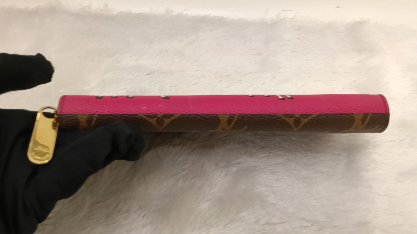 LV Zippy Wallet Monogram Giraffe