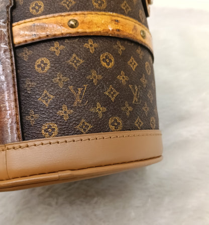 LV Duffle Transformed Monogram Time Trunk 2018