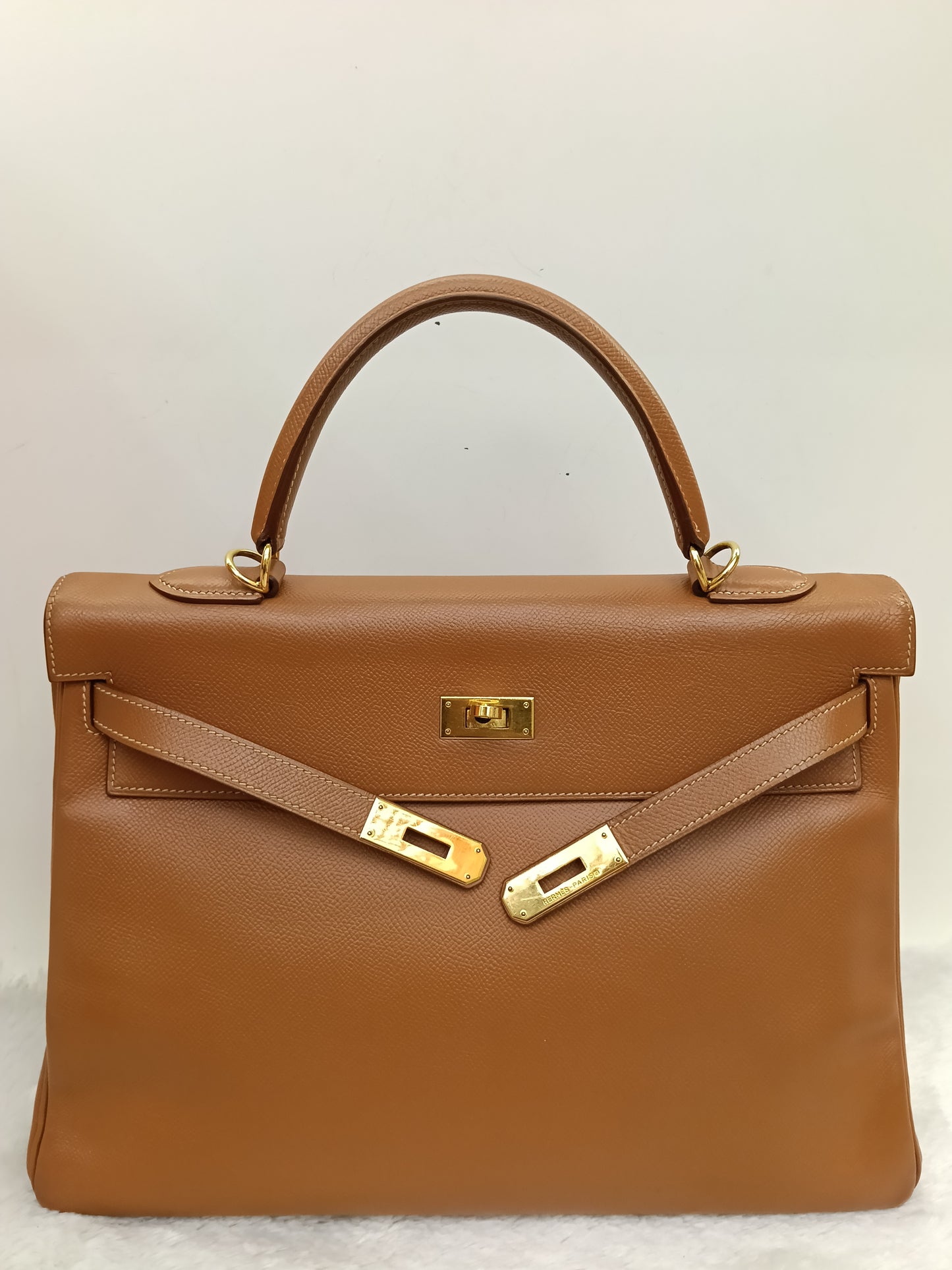 K35 Epsom Gold GHW #D square