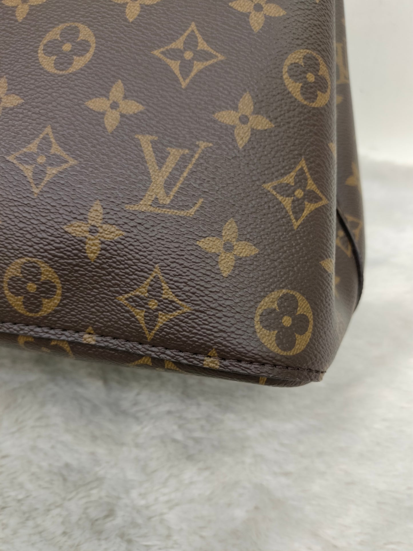 LV Neo Noe MM Monogram Noir (CHIP)