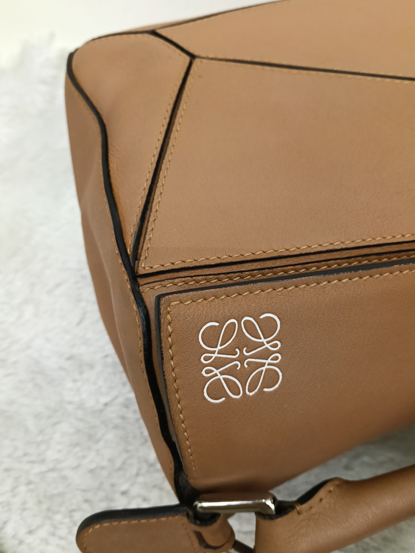 Loewe Puzzle Medium Calfskin Tan SHW 2017