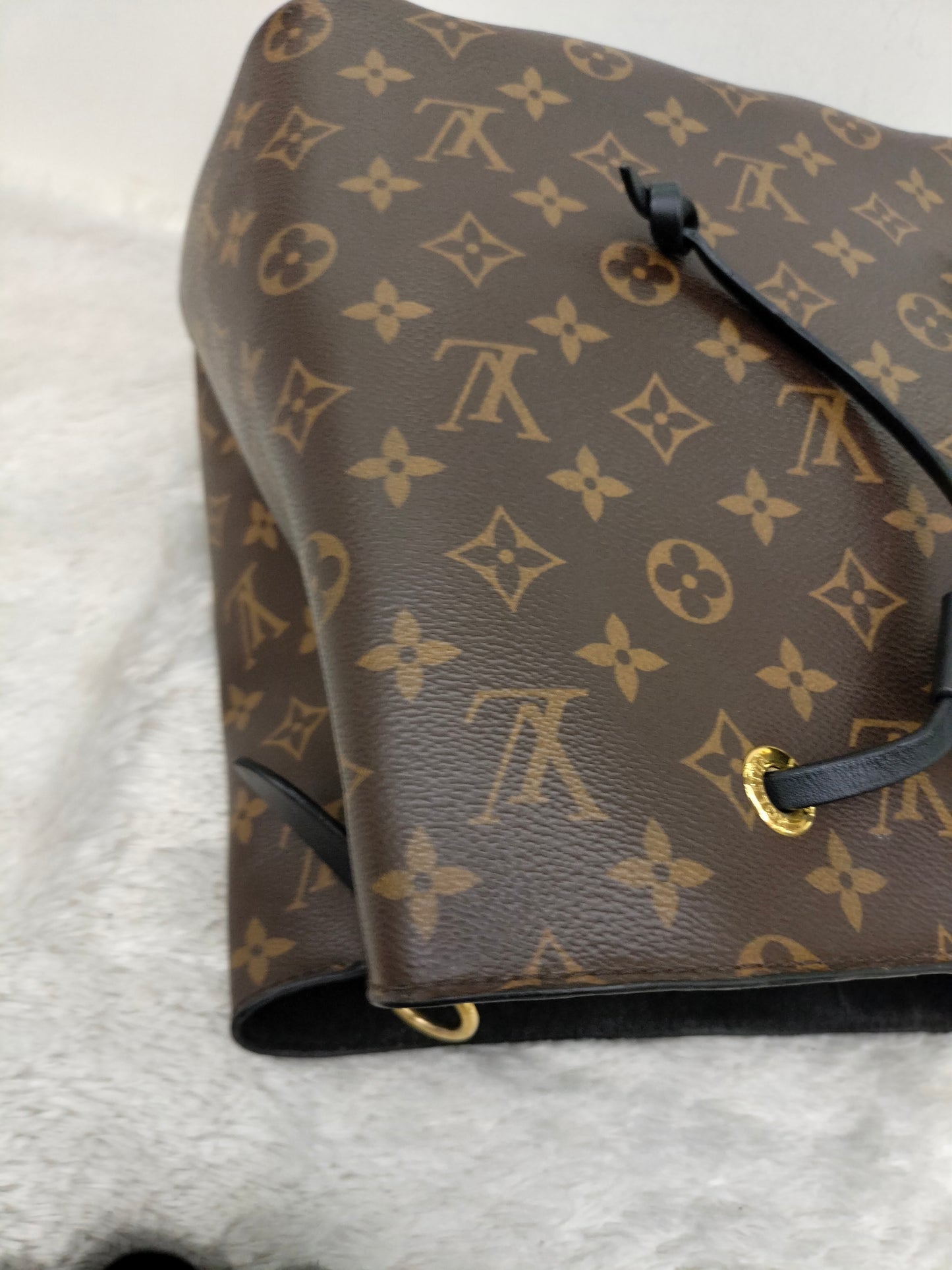 LV Neo Noe Monogram Noir 2017