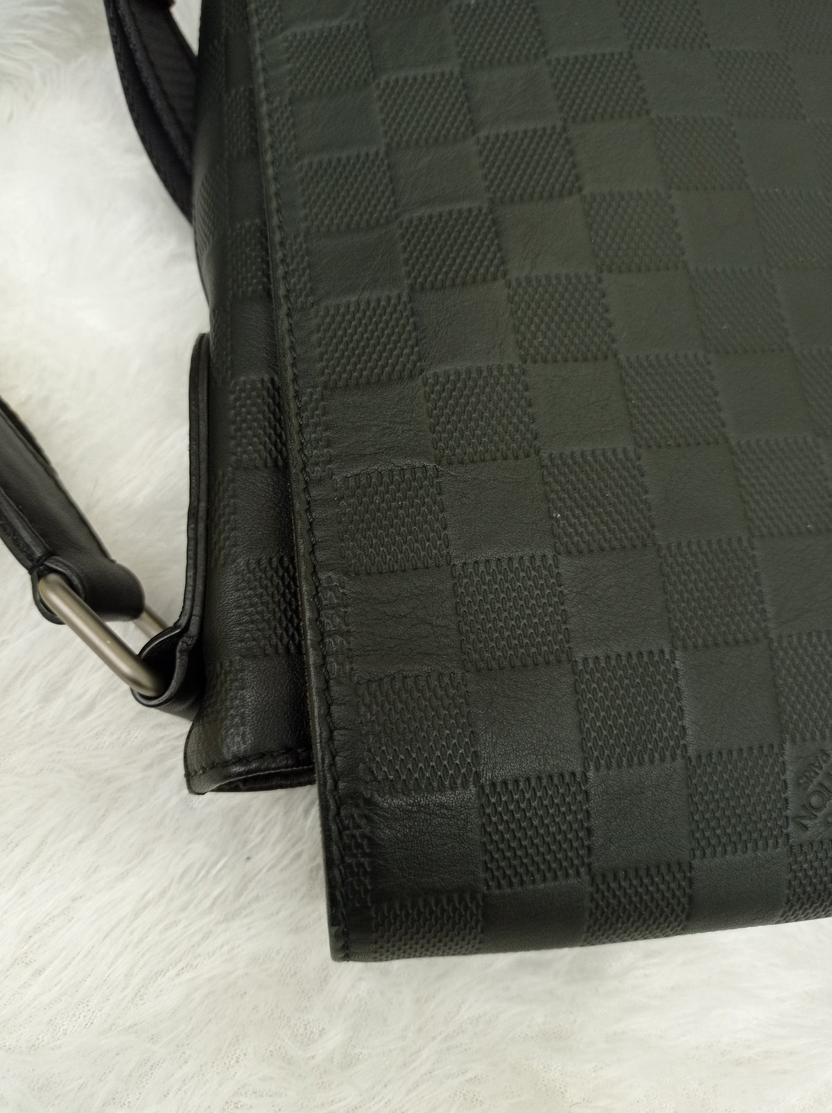 LV District MM Damier Infini Onyx 2014
