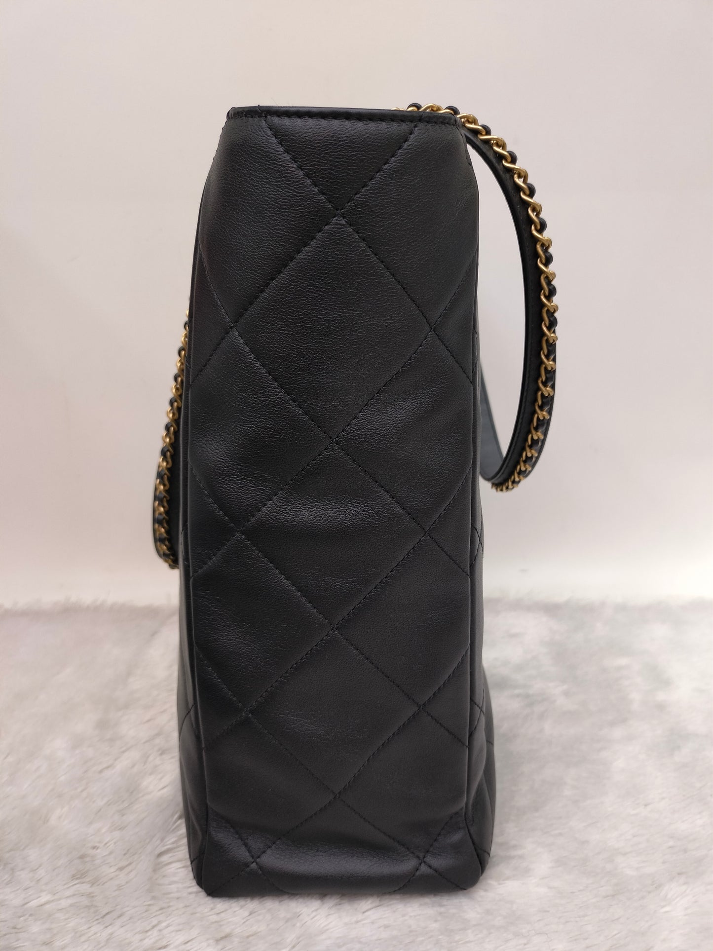 Chanel Chain Shopping Tote Calfskin Black GHW 2023 (CHIP)