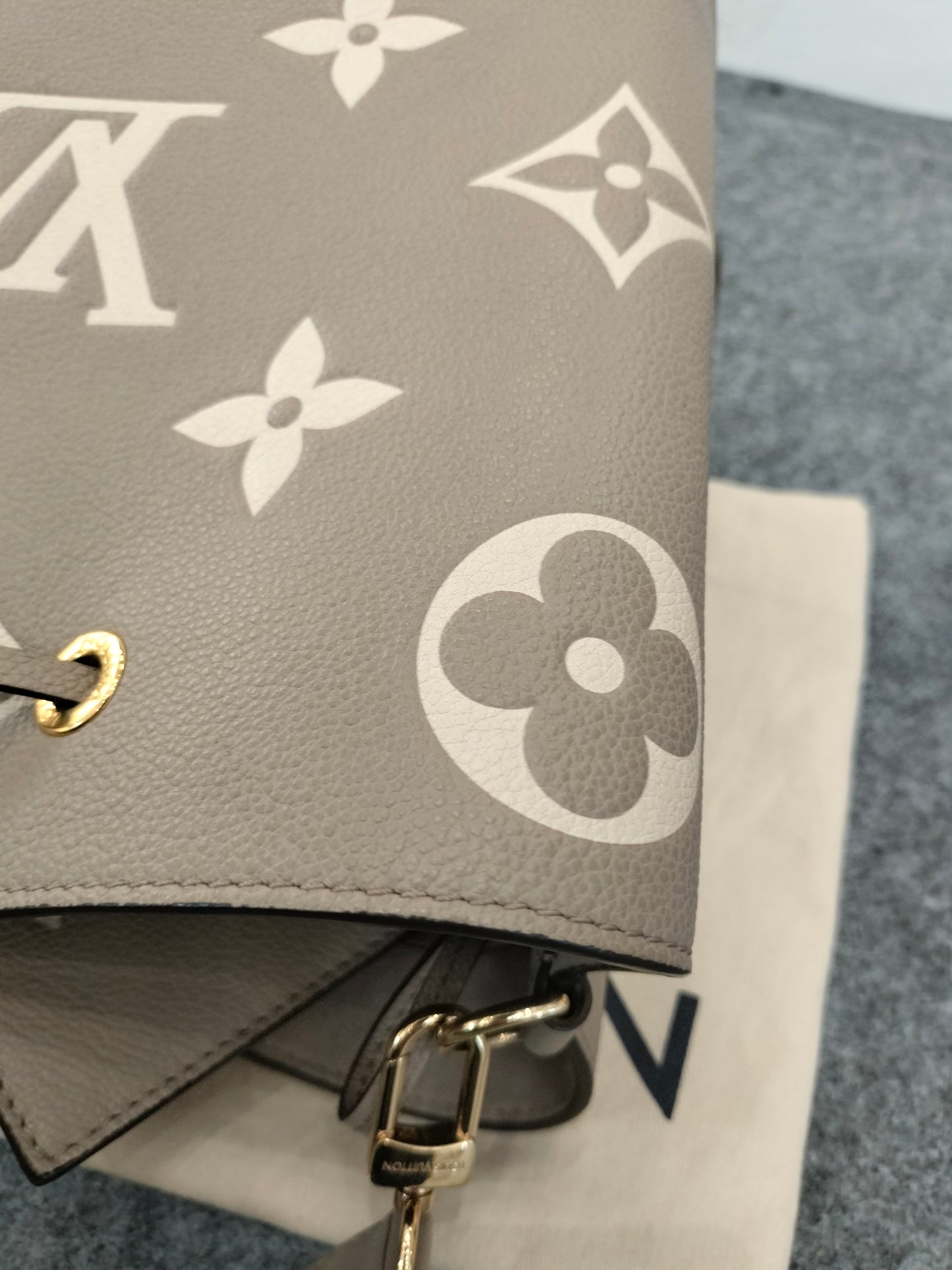 LV Neo Noe MM Tourterelle Creme (CHIP)