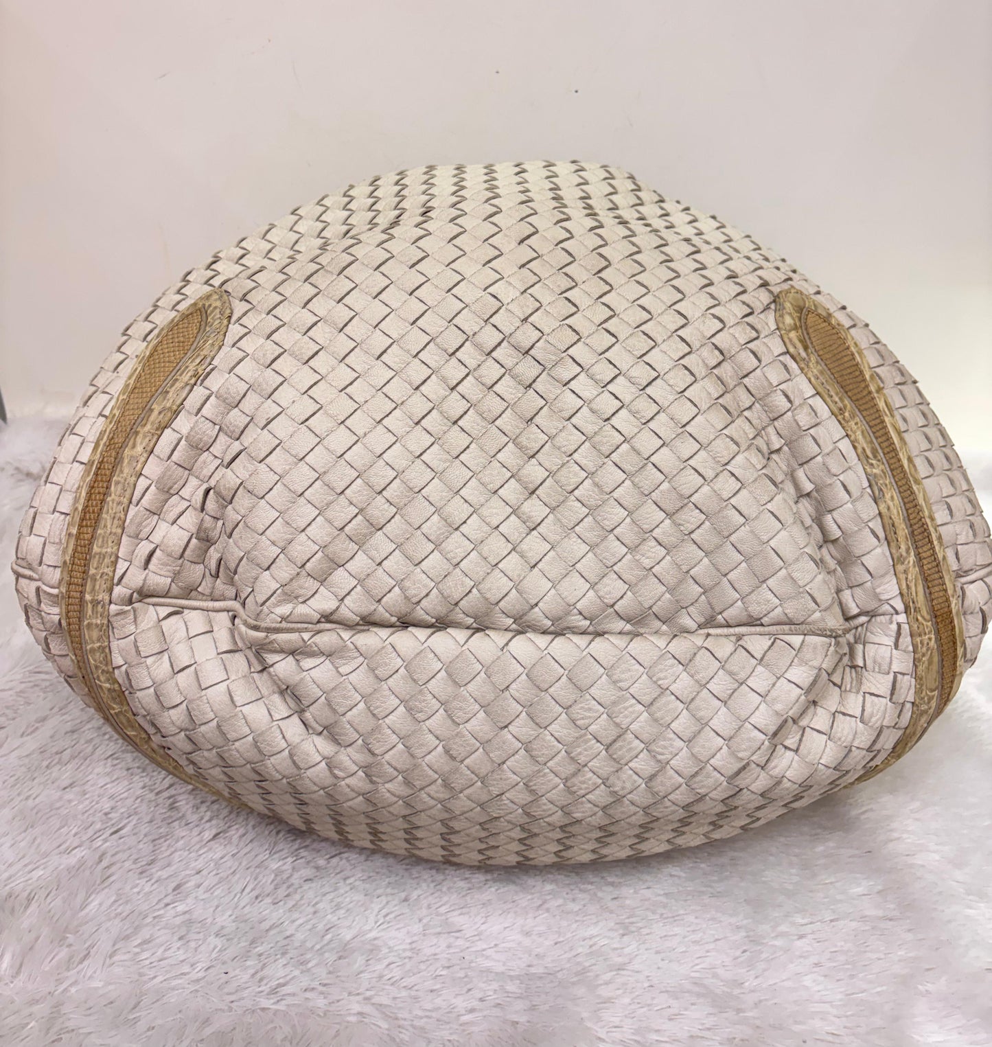 Bottega Veneta Oversized Hobo Lizard and Crocodile Trim Blanco RGHW 2008