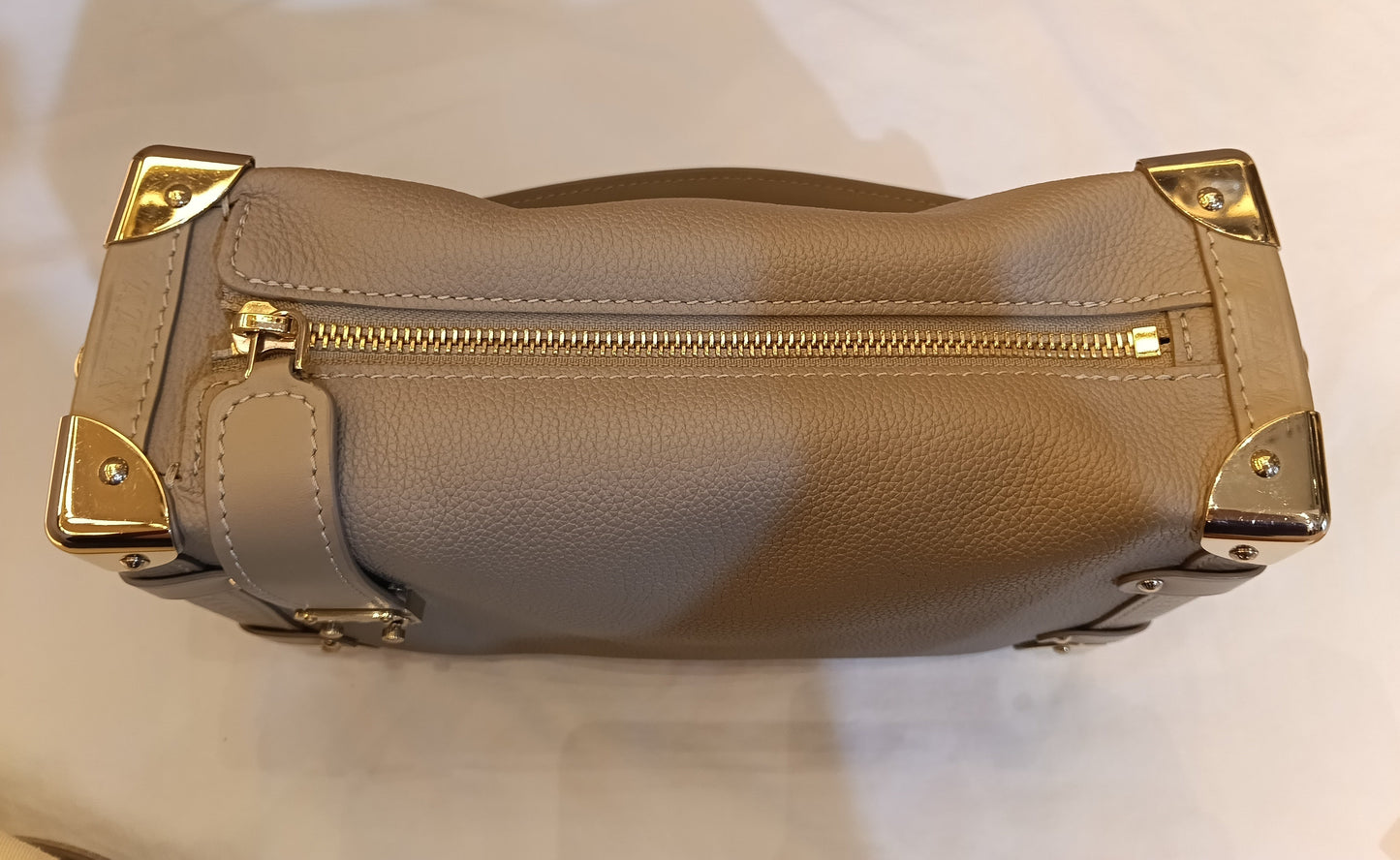 LV Side Trunk MM Taupe 2025 (CHIP)