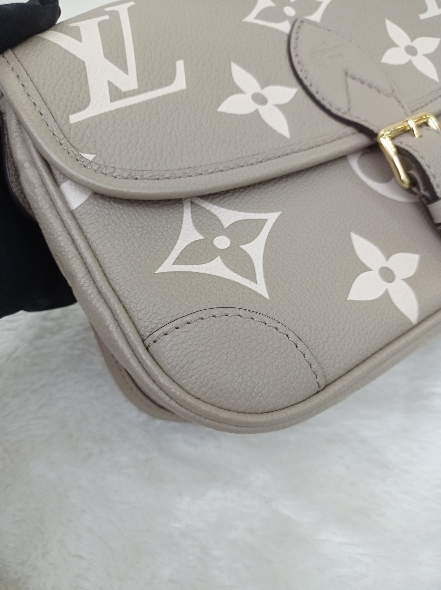 LV Diane PM ST NM Monogram Empreinte Creme Tourterelle (CHIP)