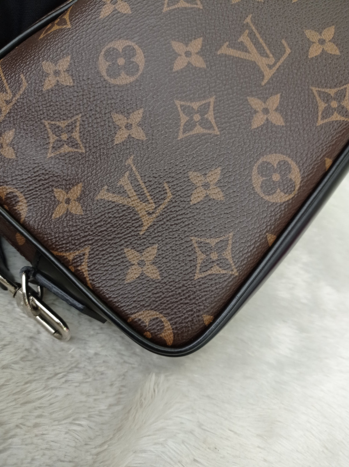 LV Kasai Clutch Monogram Macassar  2019