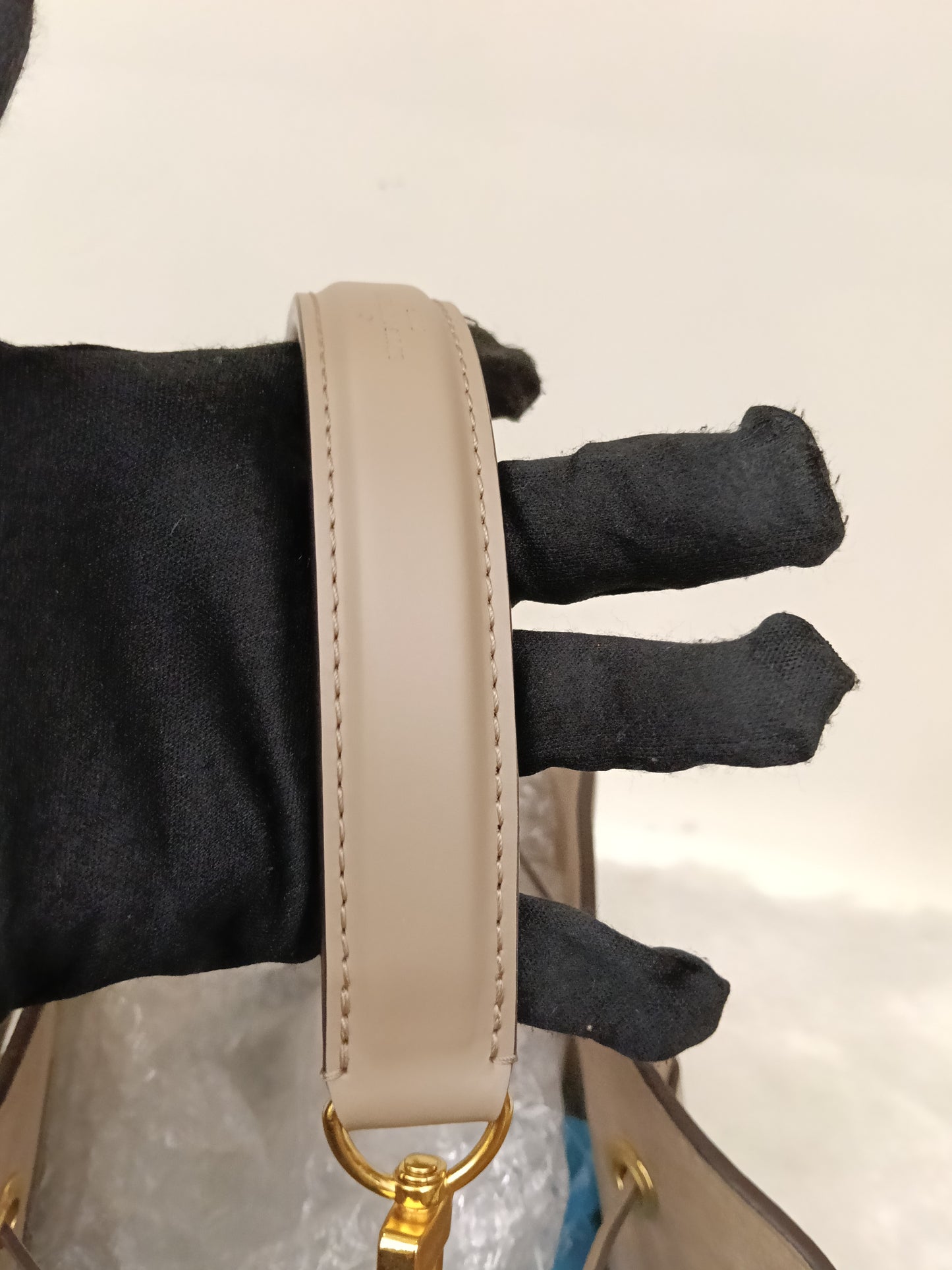 LV Neo Noe MM Monogram Empreinte Tourterelle Creme (CHIP)