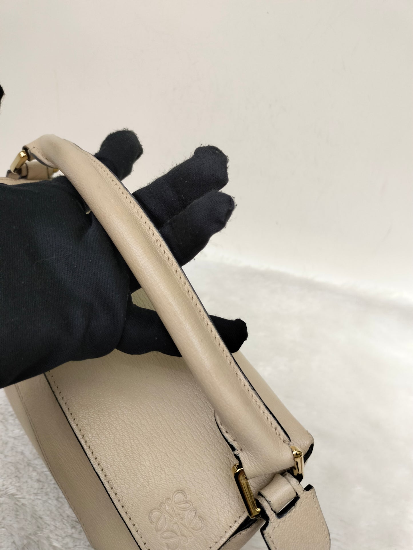 Loewe Puzzle Small Edge Angora GHW 2021