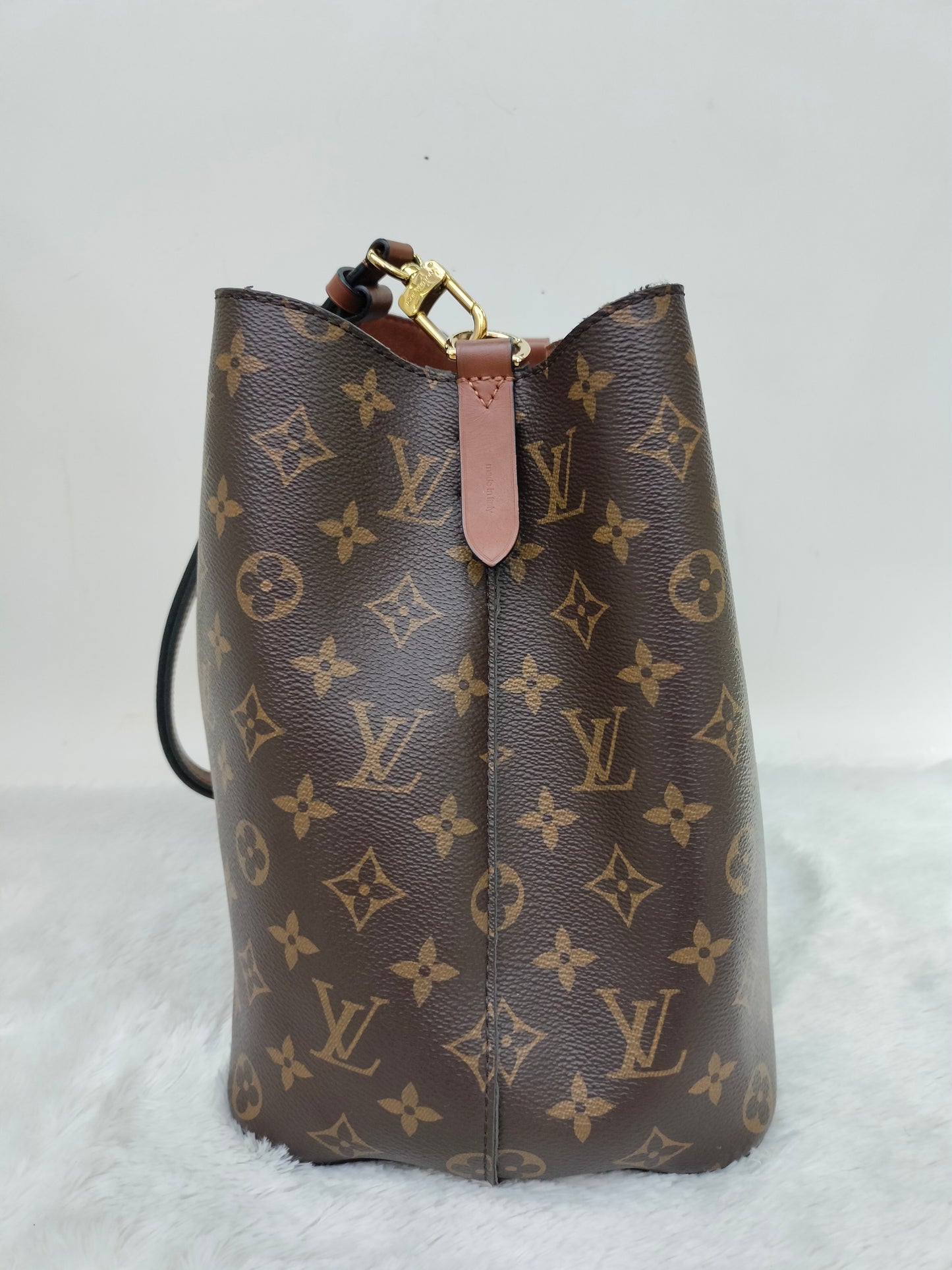 LV Neo Noe MM Monogram Caramel (CHIP)