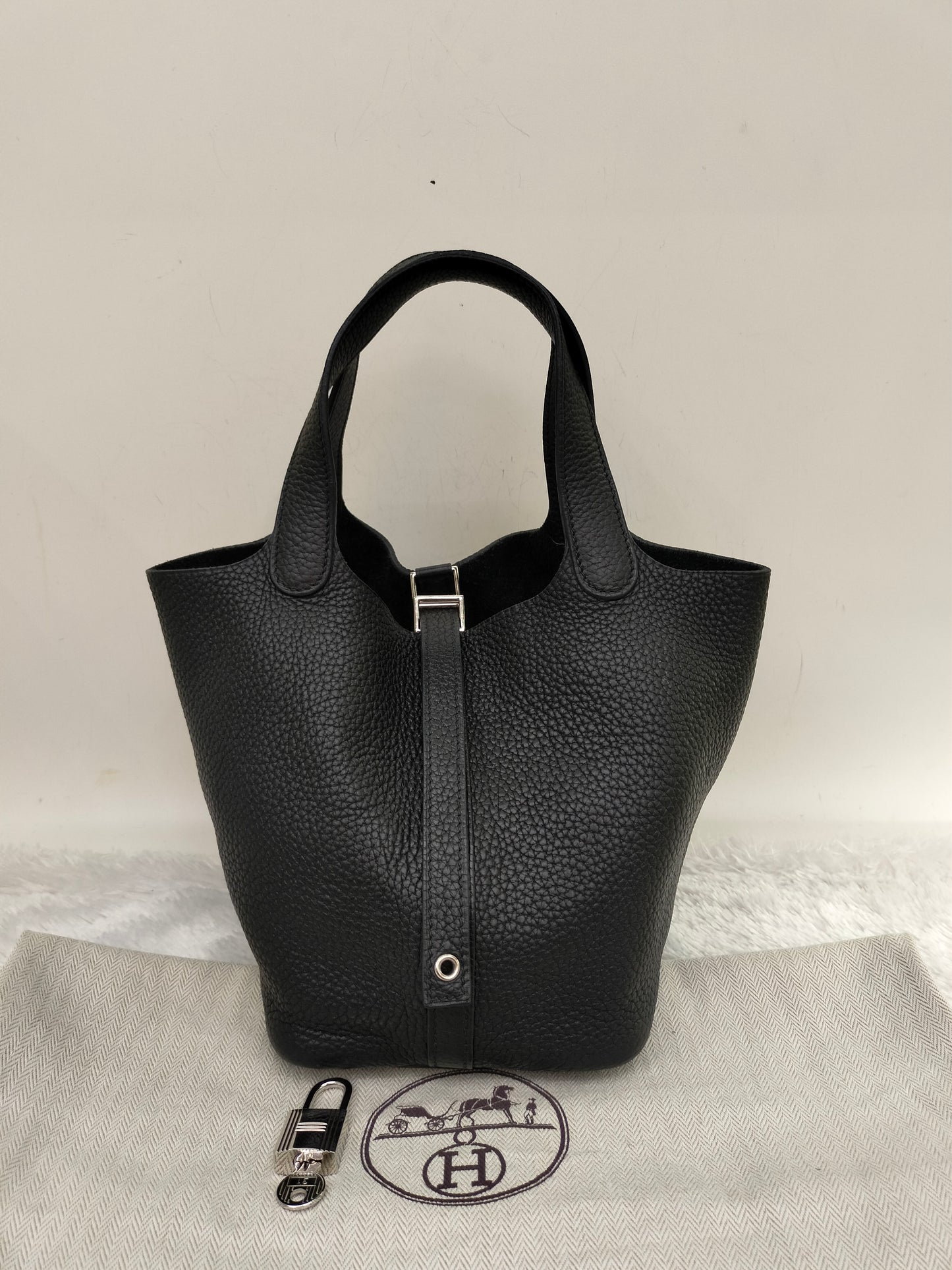 Picotin Lock 18 Clem Black PHW #M square