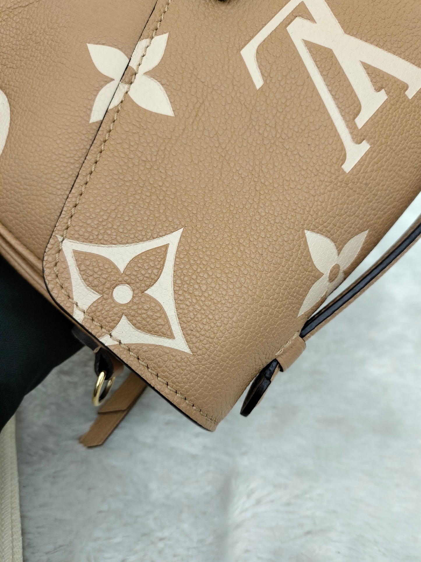 LV Metis MM Monogram Empreinte Arizona Creme 2022 (CHIP)