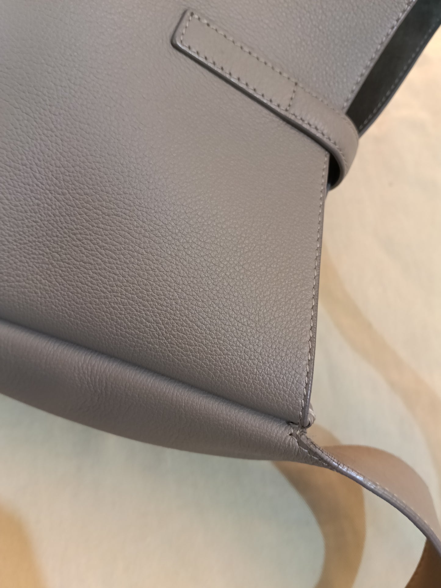 YsL Le 5 A7 Supple Small Calfskin Dusty Grey GHW 2023