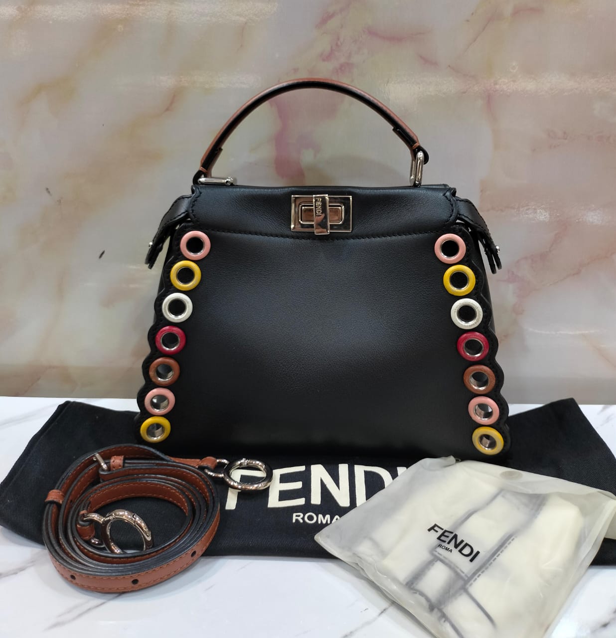 Fendi Peekaboo Mini Eyelet Black Brown SHW
Size 24 x 10 x 18cm