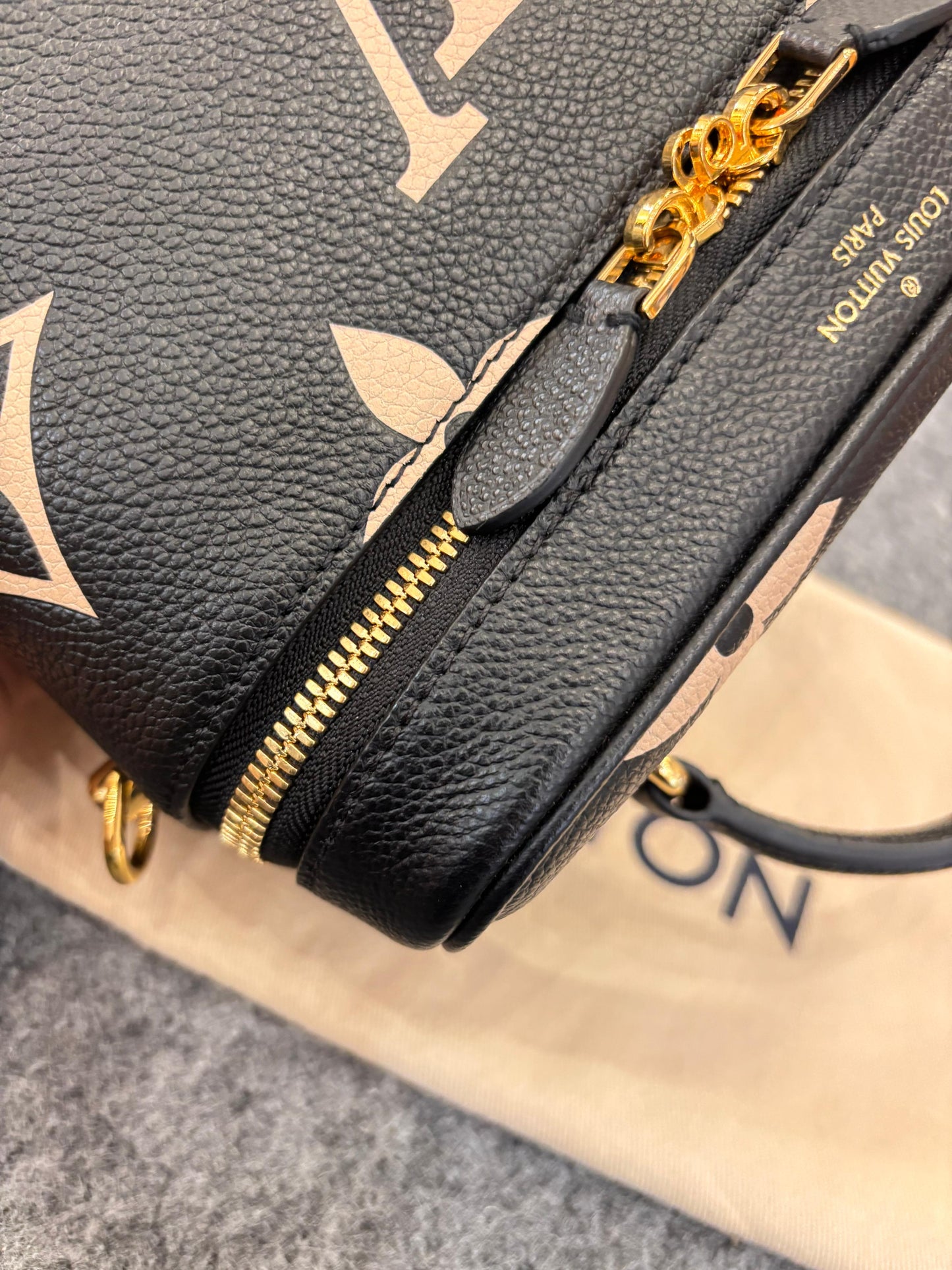 LV Vanity NV Monogram Empreinte Noir Beige (CHIP)