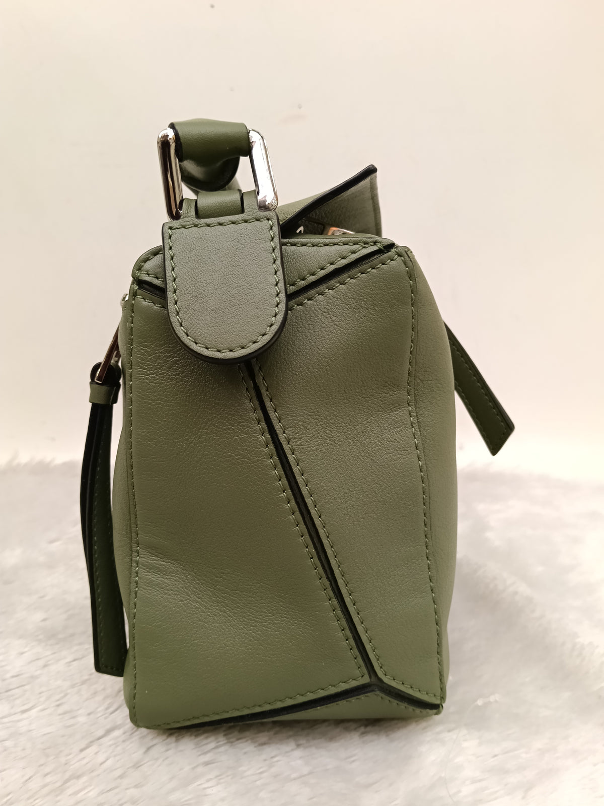 Loewe Puzzle Small Calfskin Avocado SHW 2020