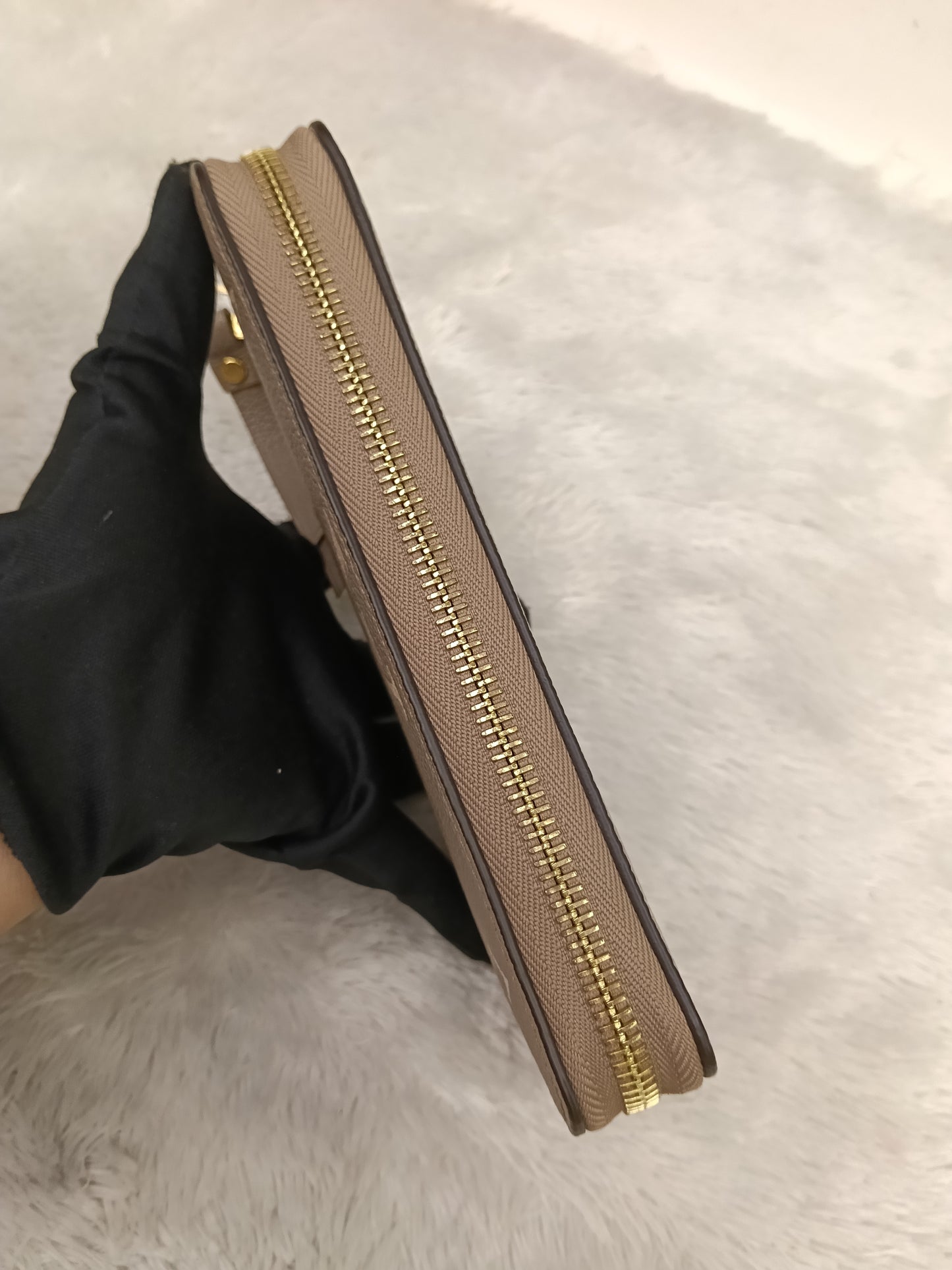 LV Zippy Wallet Monogram Empreinte Tourterelle Creme (CHIP)