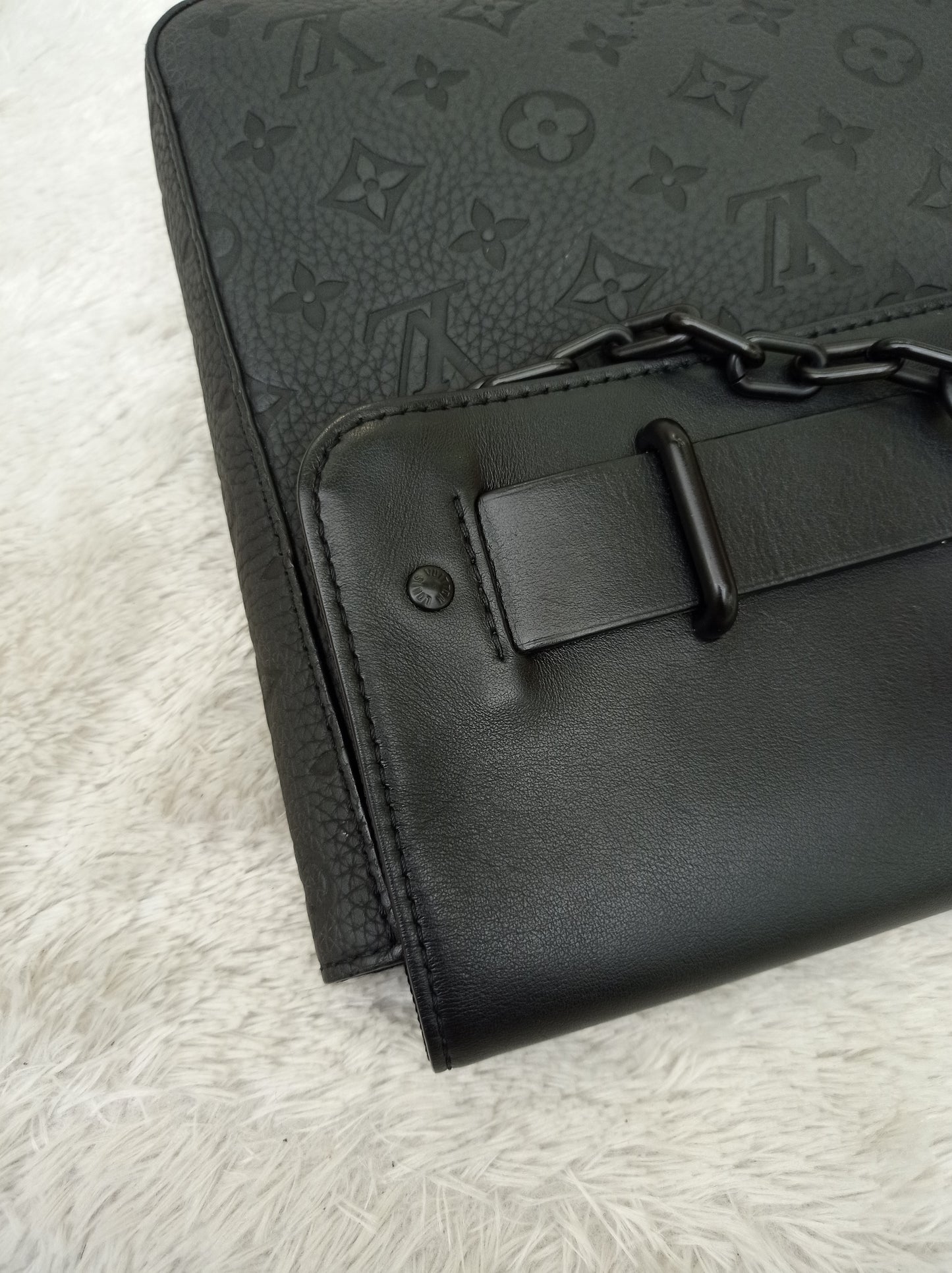 LV Pochette Virgil Abloh Steamer Monogram Eclipse (CHIP)