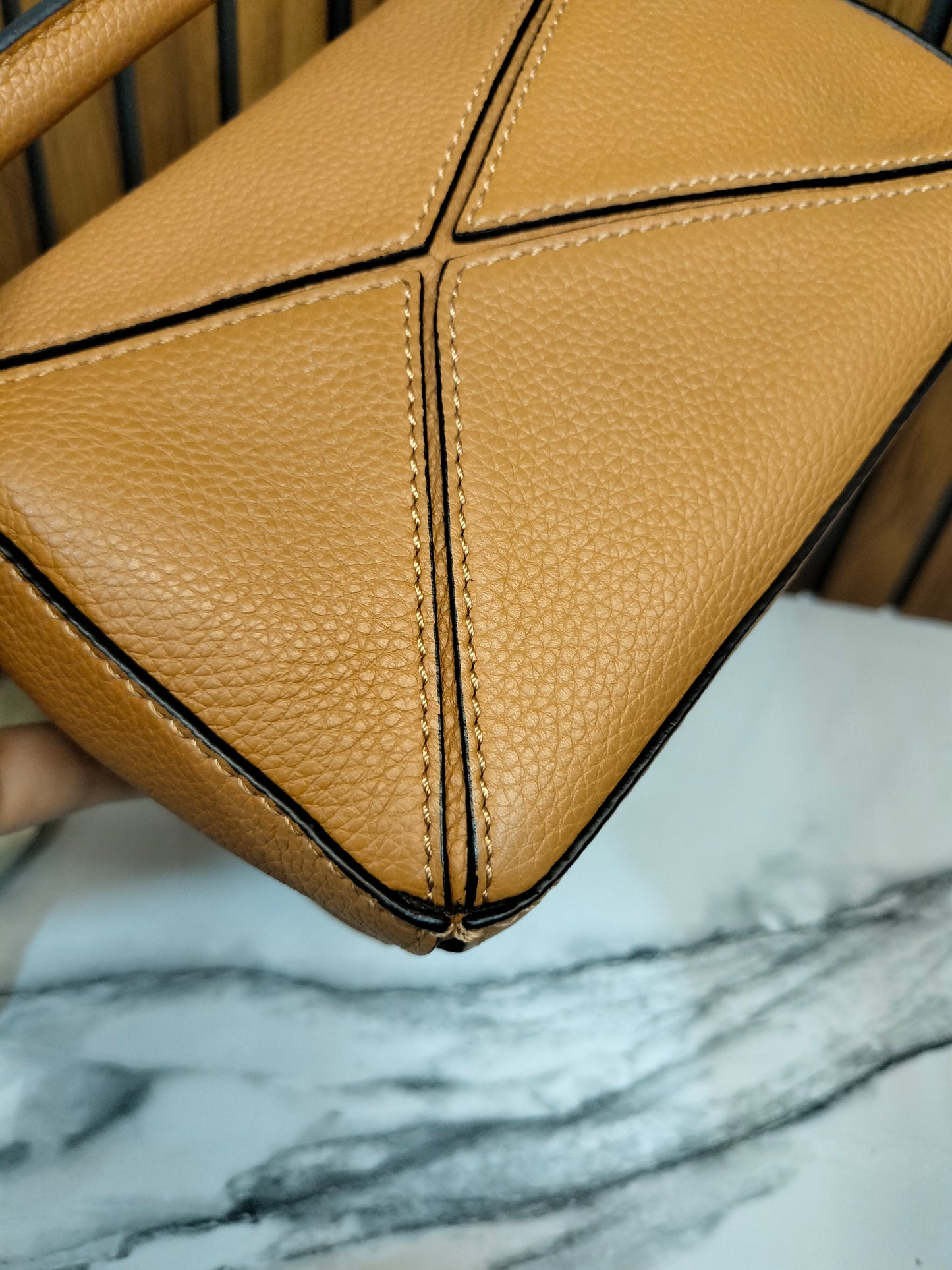 Loewe Puzzle Mini Grained Light Caramel GHW 2022